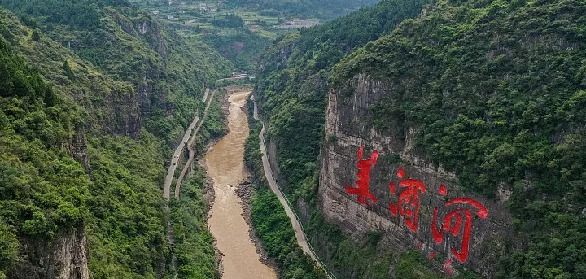 酱酒定制合同怎么签？茅台镇源头厂家教你避开陷阱